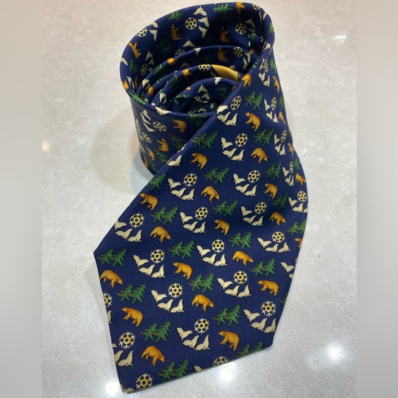 Salvatore Ferragamo 100% silk tie bear sea lion animal printed ⭐️⭐️⭐️⭐️ - Picture 3 of 15